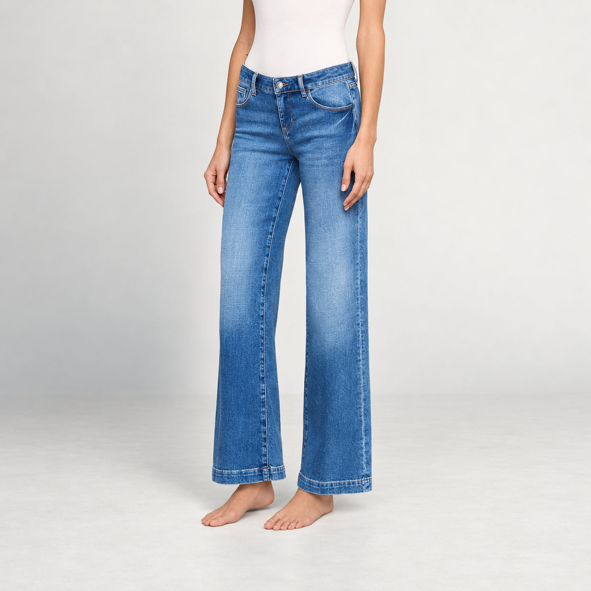 L'Agence, Denim Chiaro a Gamba larga con Vita Bassa Joanne