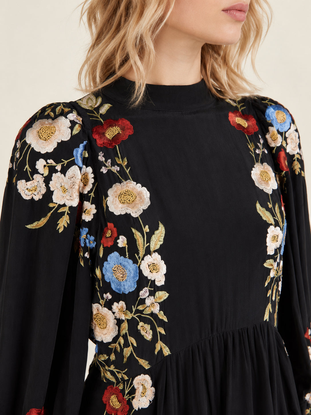 SEA New York, Abito Midi con Ricami Floreali Ruwa