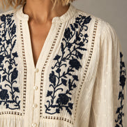 Maison Hotel, Blusa Avorio con Ricami a Contrasto Morfeo
