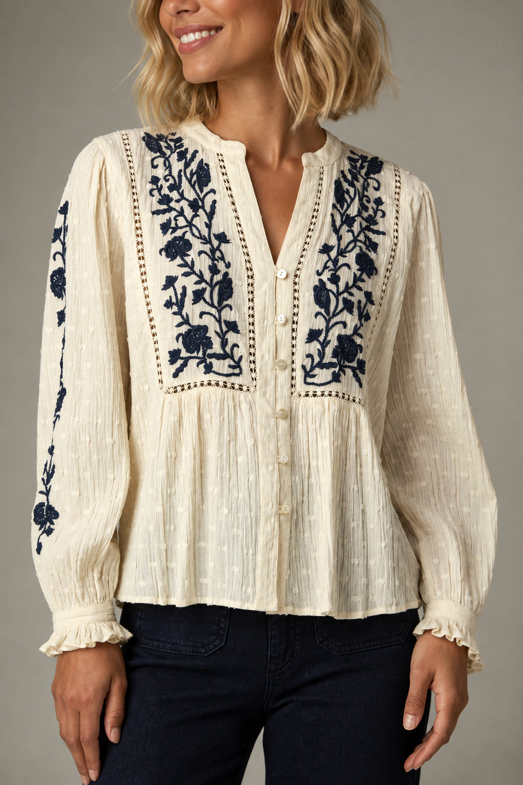 Maison Hotel, Blusa Avorio con Ricami a Contrasto Morfeo