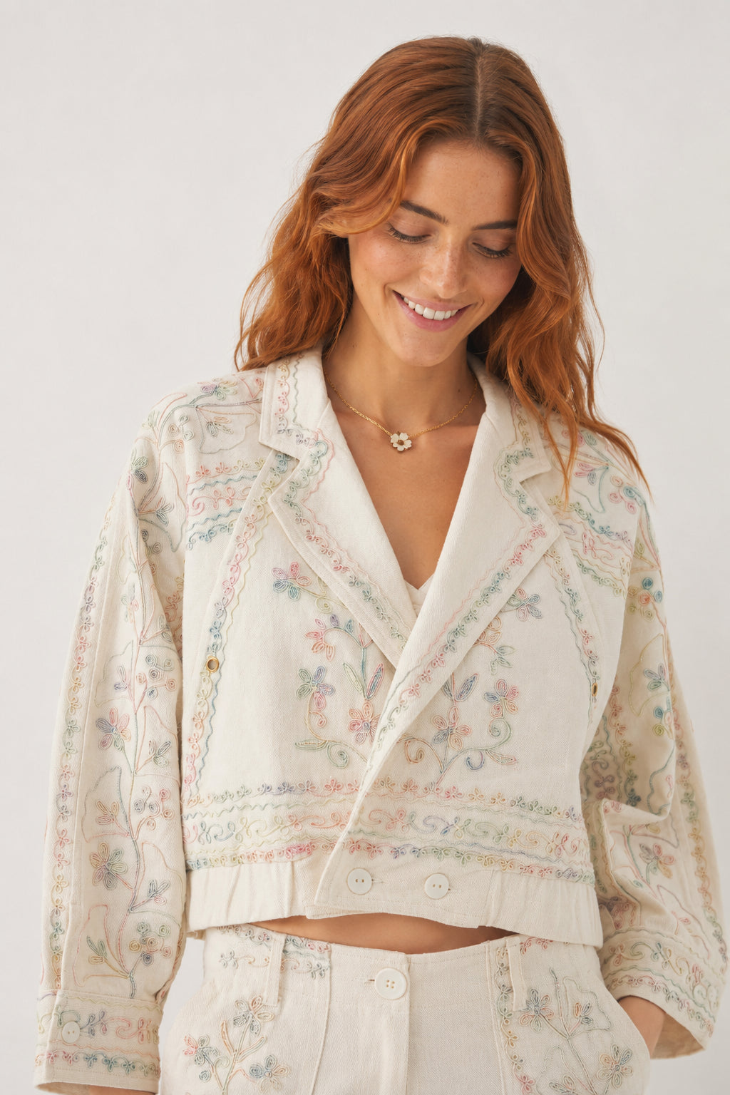 Antik Batik, Bomber in Denim Chiaro con Ricami Alex