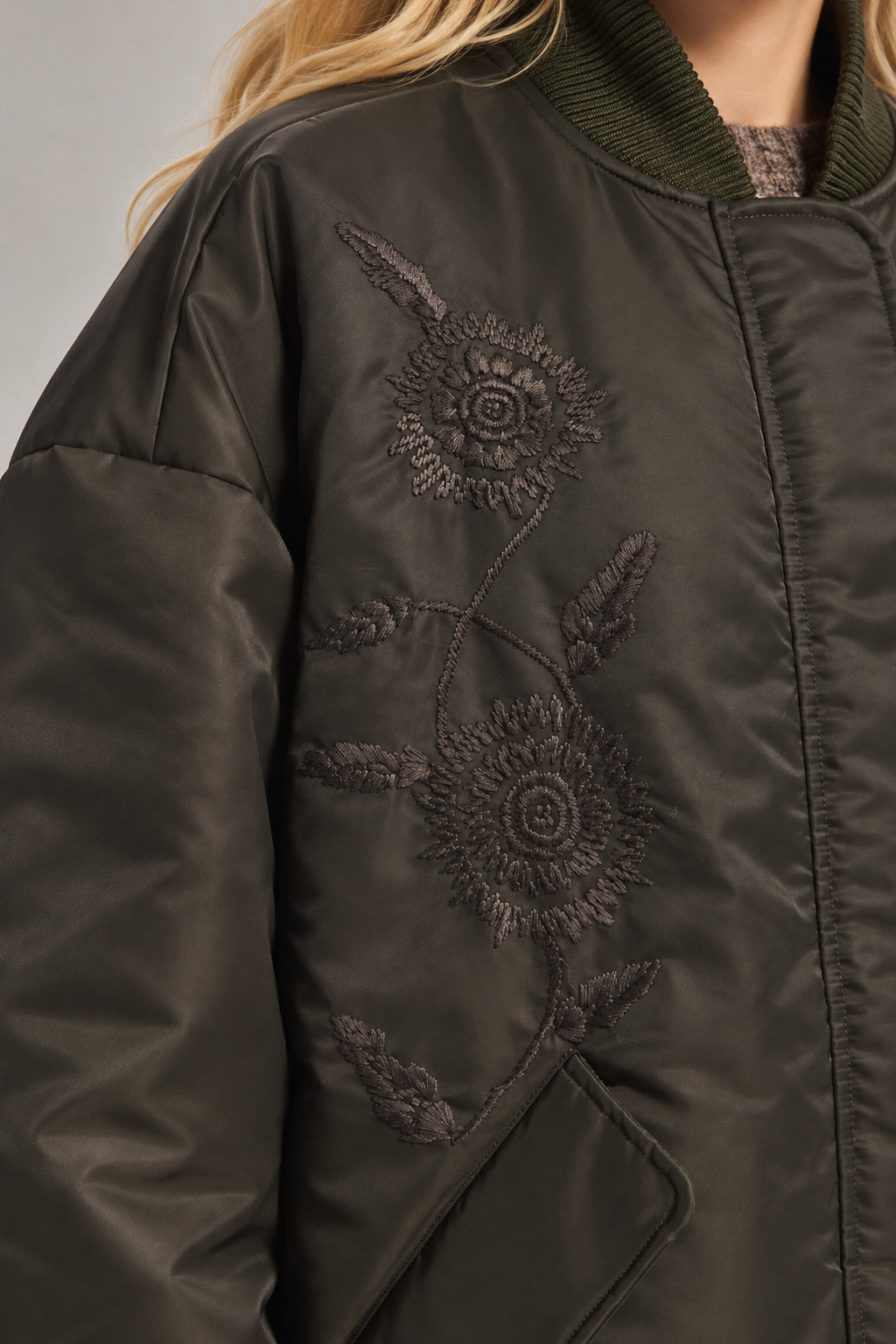 Antik Batik, Bomber over con ricami Kilmer