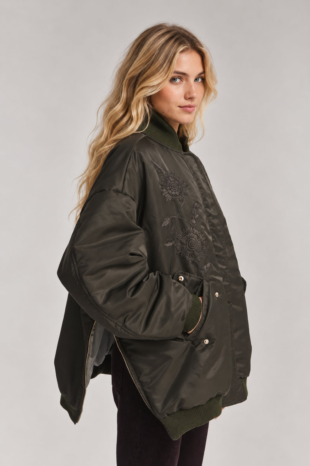 Antik Batik, Bomber over con ricami Kilmer