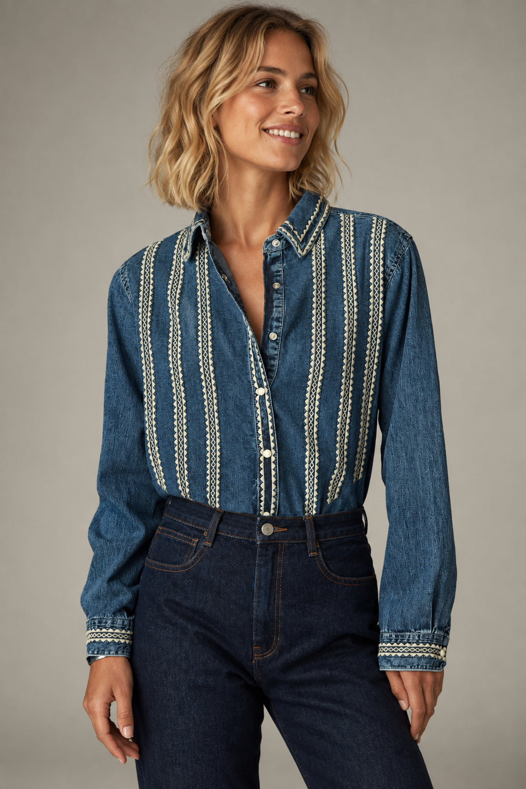 Maison Hotel, Camicia in Denim con Ricami a Contrasto Zach