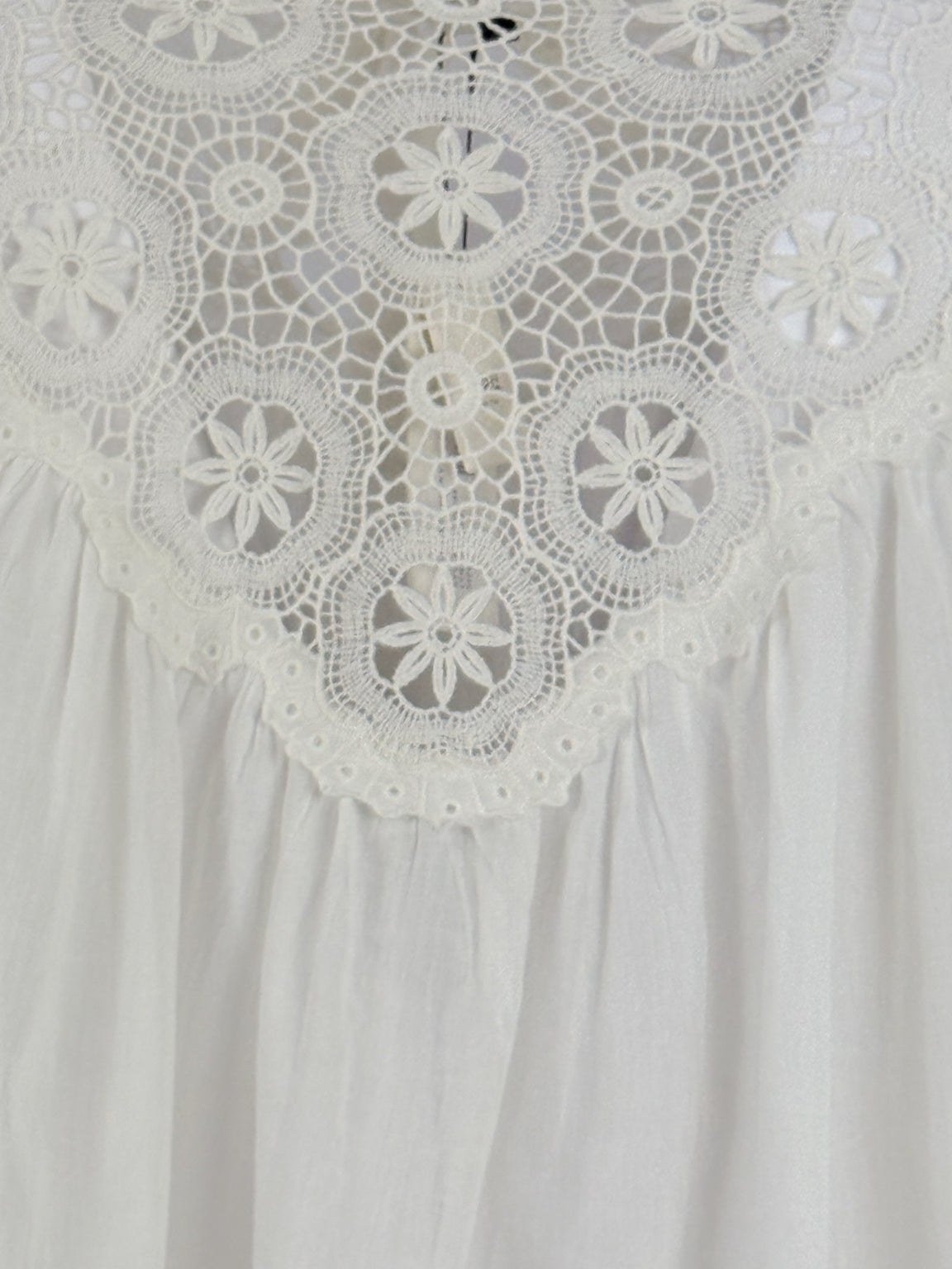 Camicia Sofia con Laccetto sullo Scollo e Ricami, SEA New York