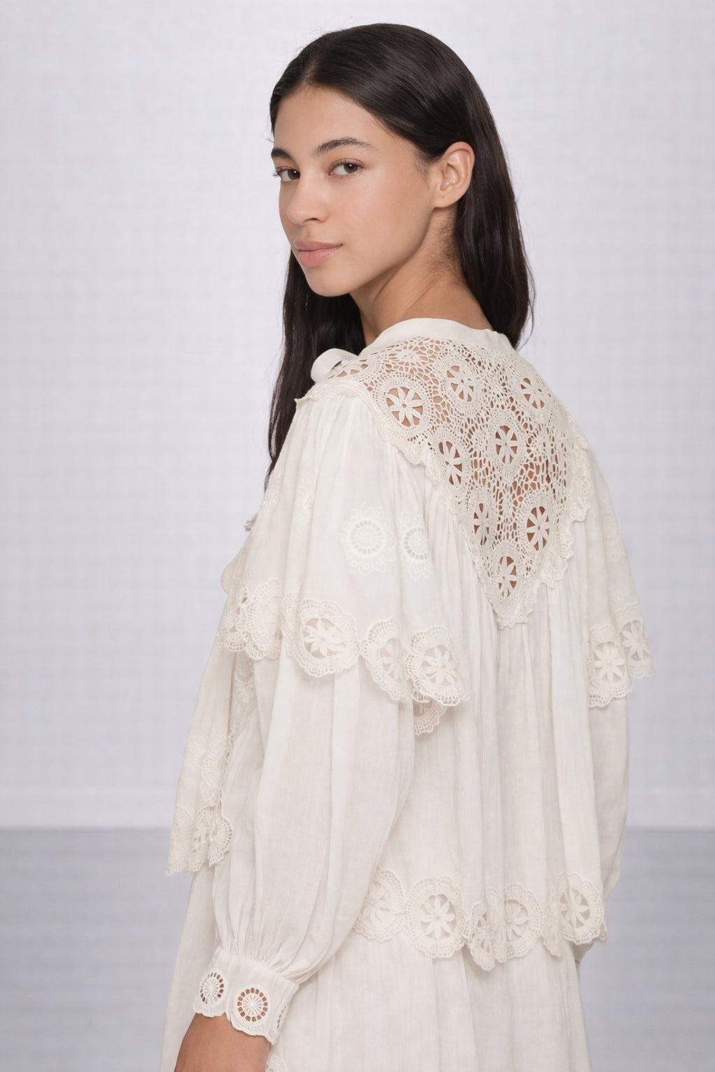 Camicia Sofia con Laccetto sullo Scollo e Ricami, SEA New York