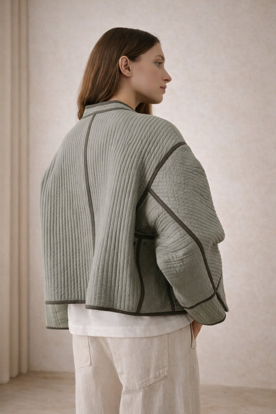 Giacca Corta in Gabardine di Cotone Trapuntata Patchouli  Soeur