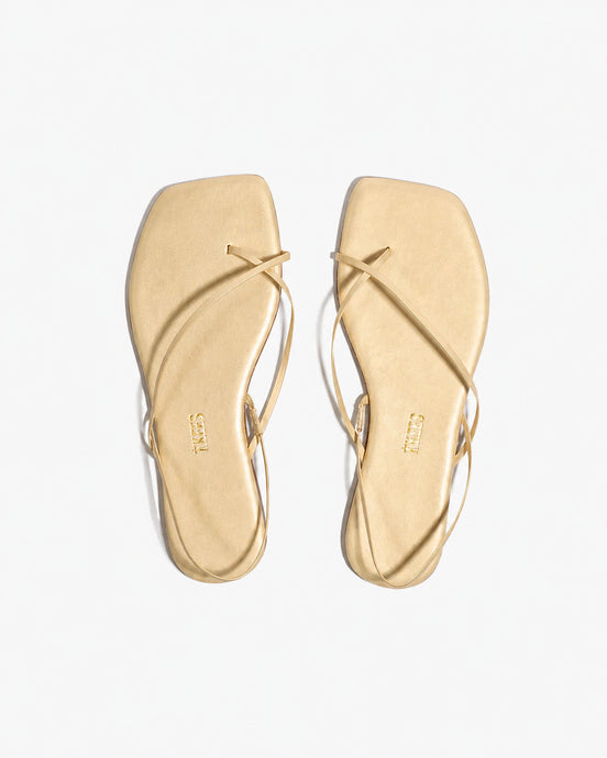 TKEES, Infradito in Pelle Oro con Cinturino Millie Square Toe