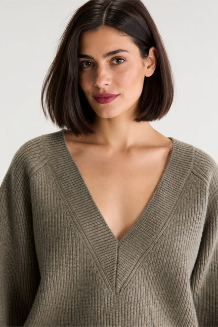 Bellrose, Maglione costa inglese con scollo a V