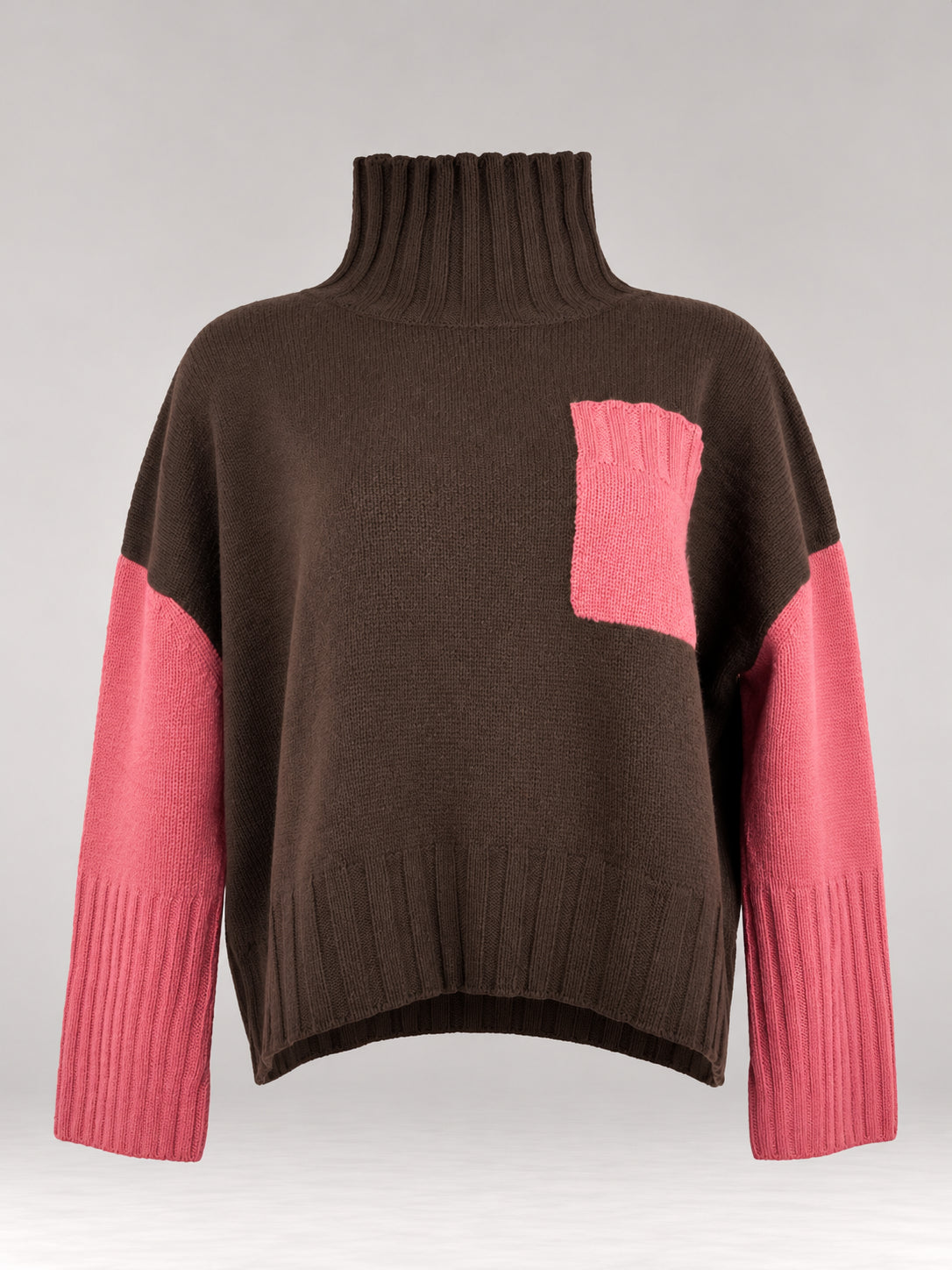 Inland, Maglione collo alto bicolore in cashmere con taschino