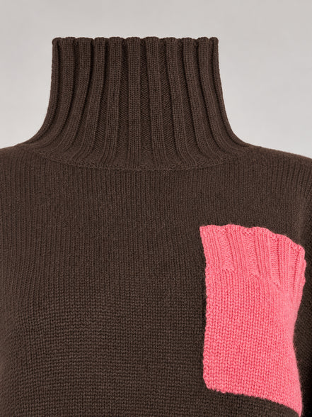 Inland, Maglione collo alto bicolore in cashmere con taschino