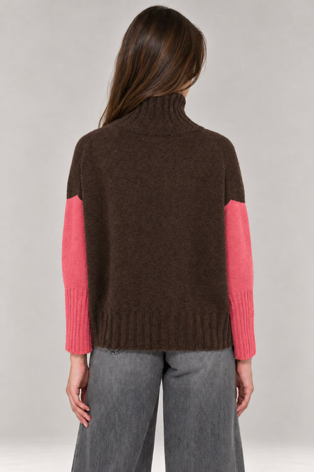 Inland, Maglione collo alto bicolore in cashmere con taschino