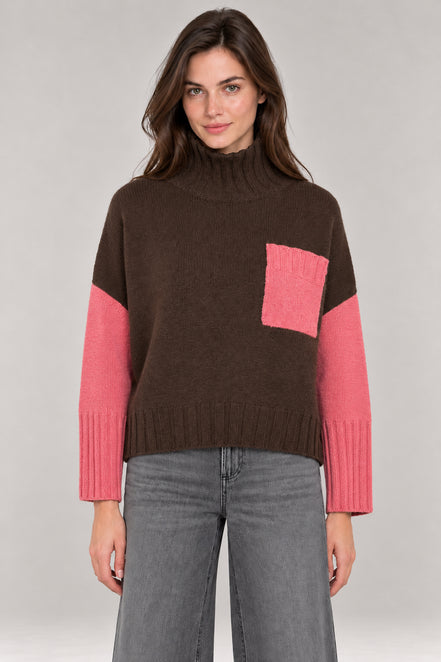 Inland, Maglione collo alto bicolore in cashmere con taschino