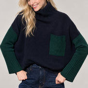 Inland, Maglione collo alto bicolore in cashmere con taschino