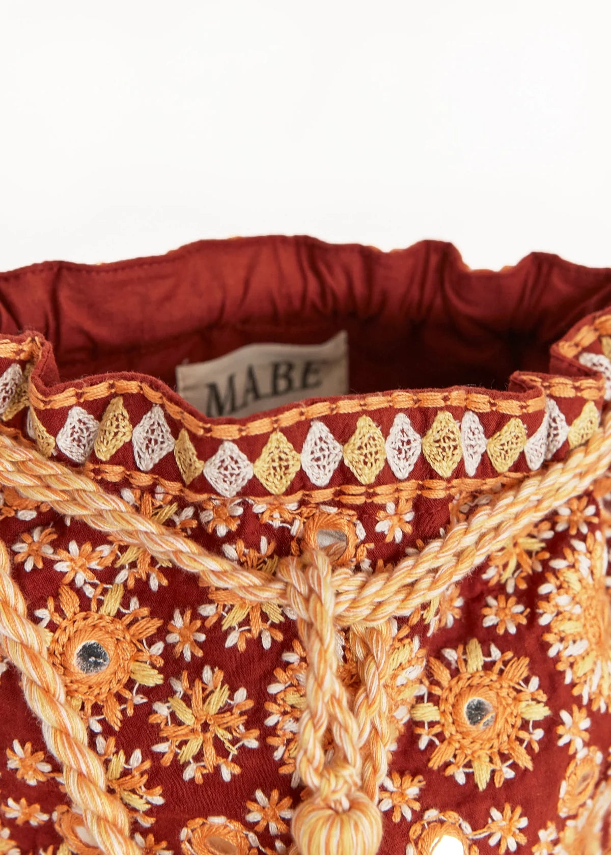 MA.BE Apparel, Pochette Tracolla Ricamata Suri