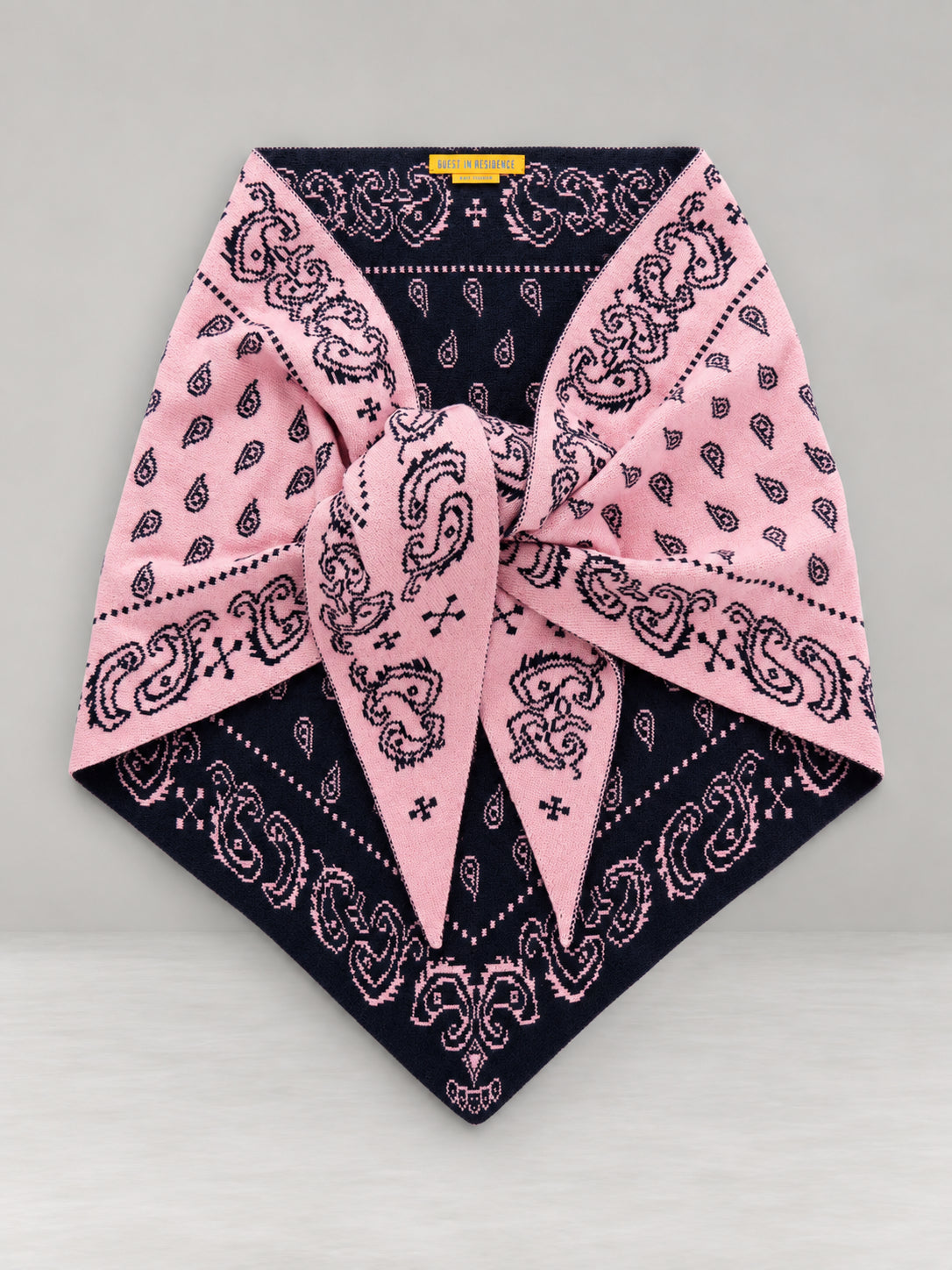 Guest In Residence, Sciarpa Bandana in Cashmere Jacquard Wild Rag