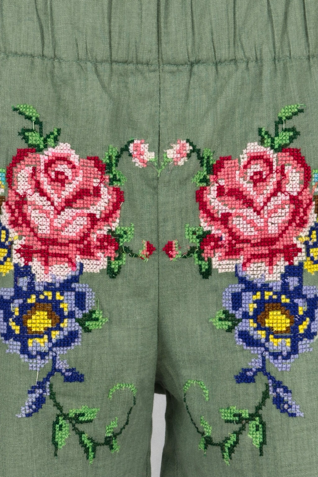 Orsina, Shorts con Rose Ricamate Punto Croce