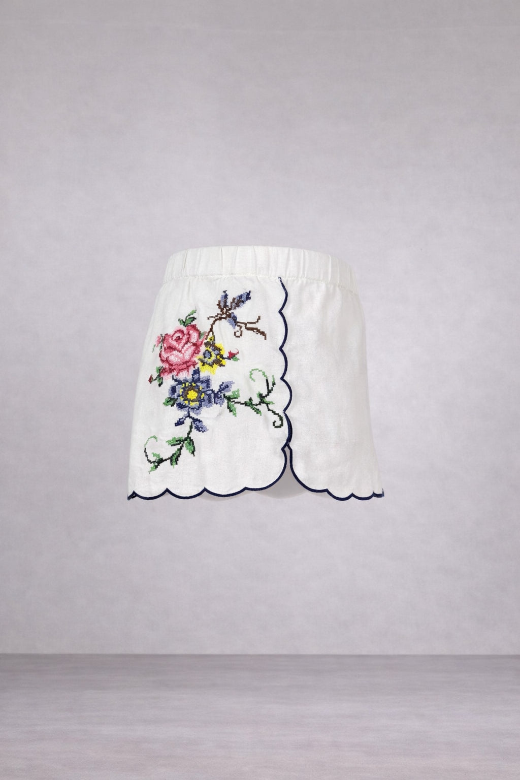 Orsina, Shorts con Rose Ricamate Punto Croce