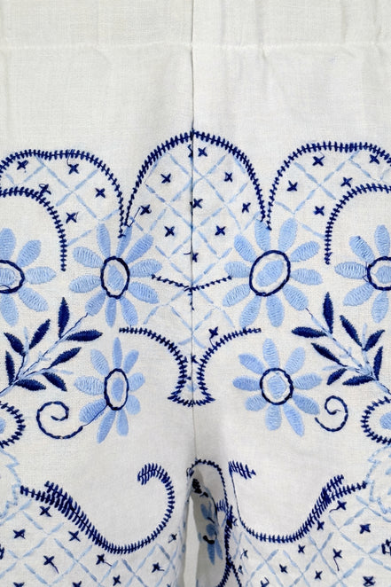 Orsina, Short Con Ricami Motivo Fiori Blu