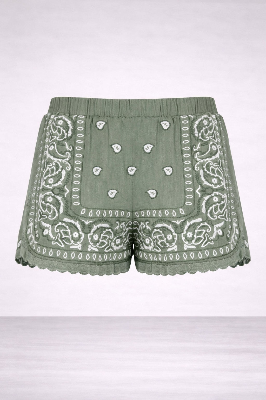 Orsina, Shorts con Ricami Bandana