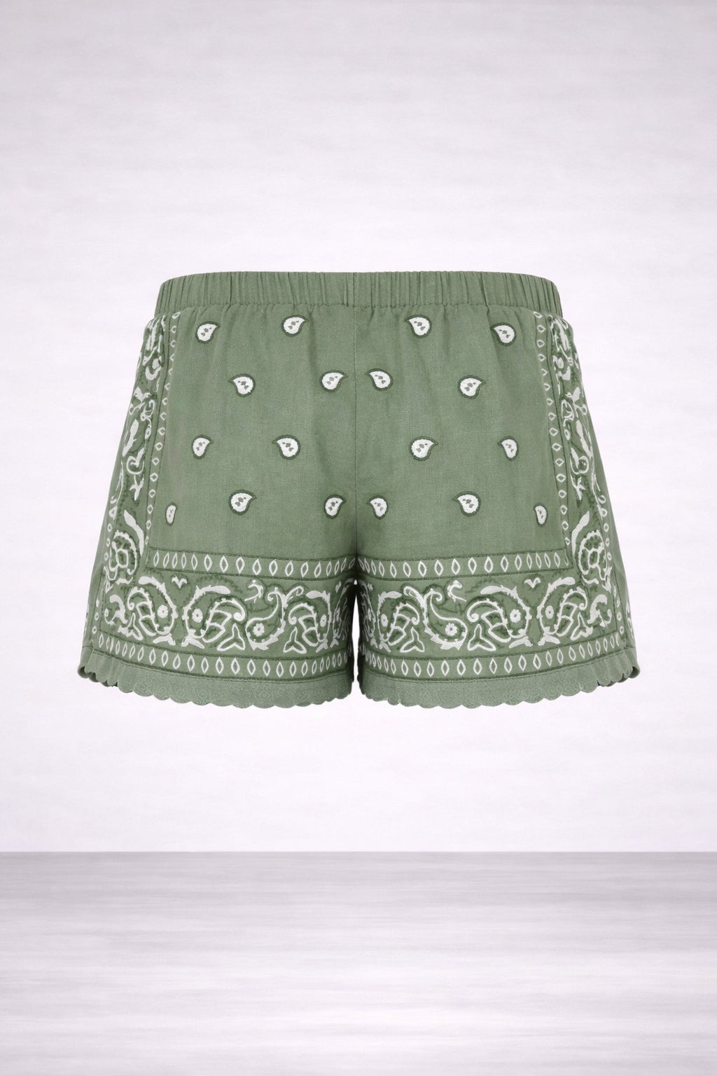 Orsina, Shorts con Ricami Bandana