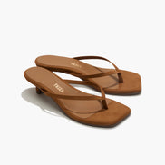 TKEES, Infradito in Suede con Tacco Julia Square Toe