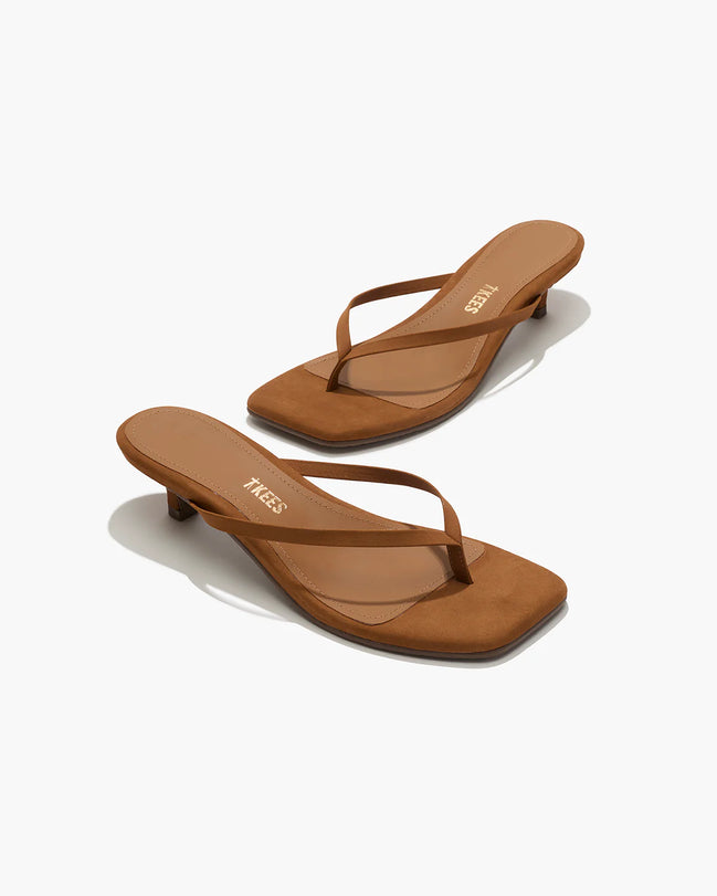TKEES, Infradito in Suede con Tacco Julia Square Toe