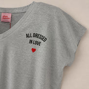 T-Shirt Grigia a V Cotone Over Cuore Ricamato