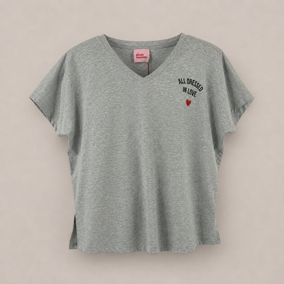 T-Shirt Grigia a V Cotone Over Cuore Ricamato