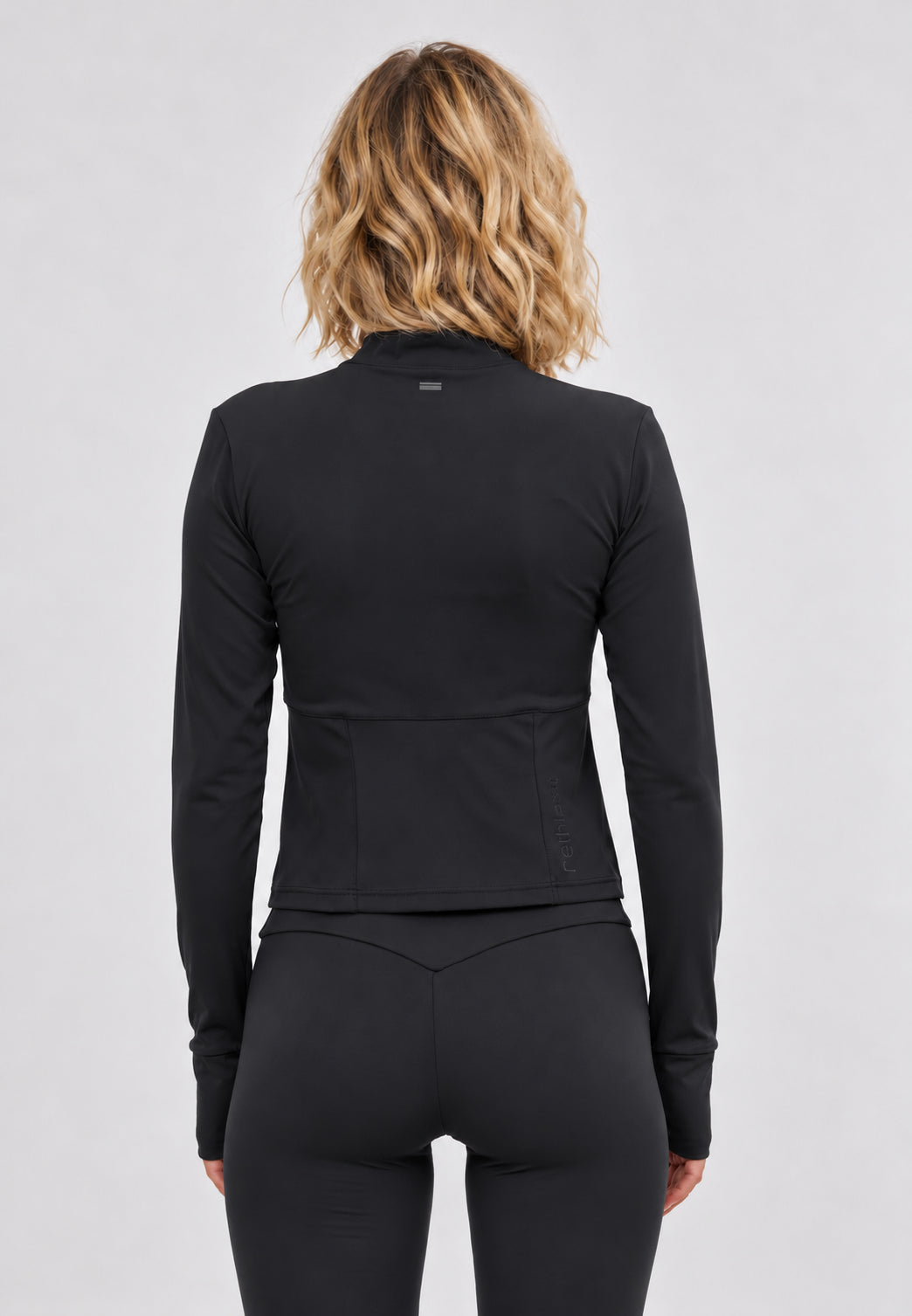 Rethinkit Studios, Top sportivo con zip