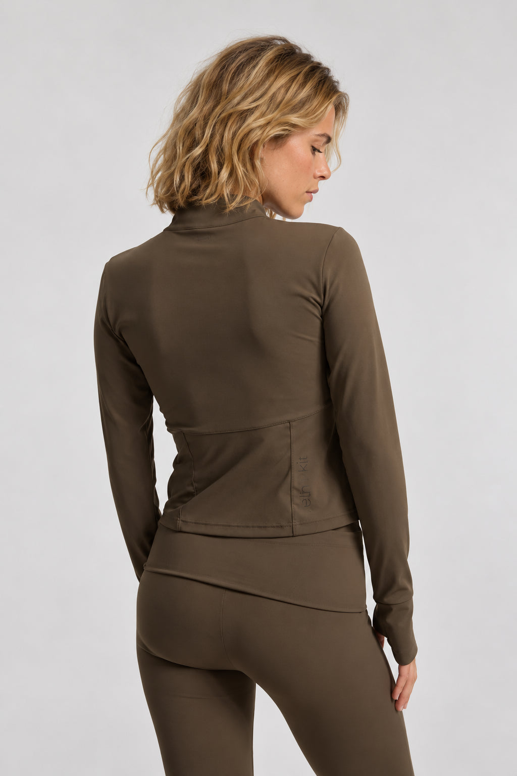Rethinkit Studios, Top sportivo con zip