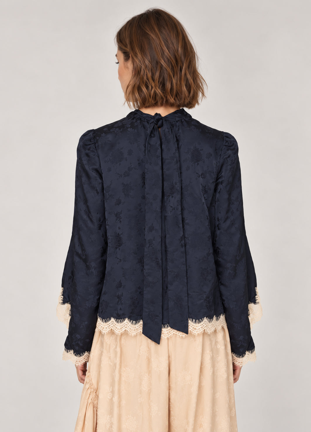 Sea NY,  Blusa con Rivestimento a Mantella e Pizzo
