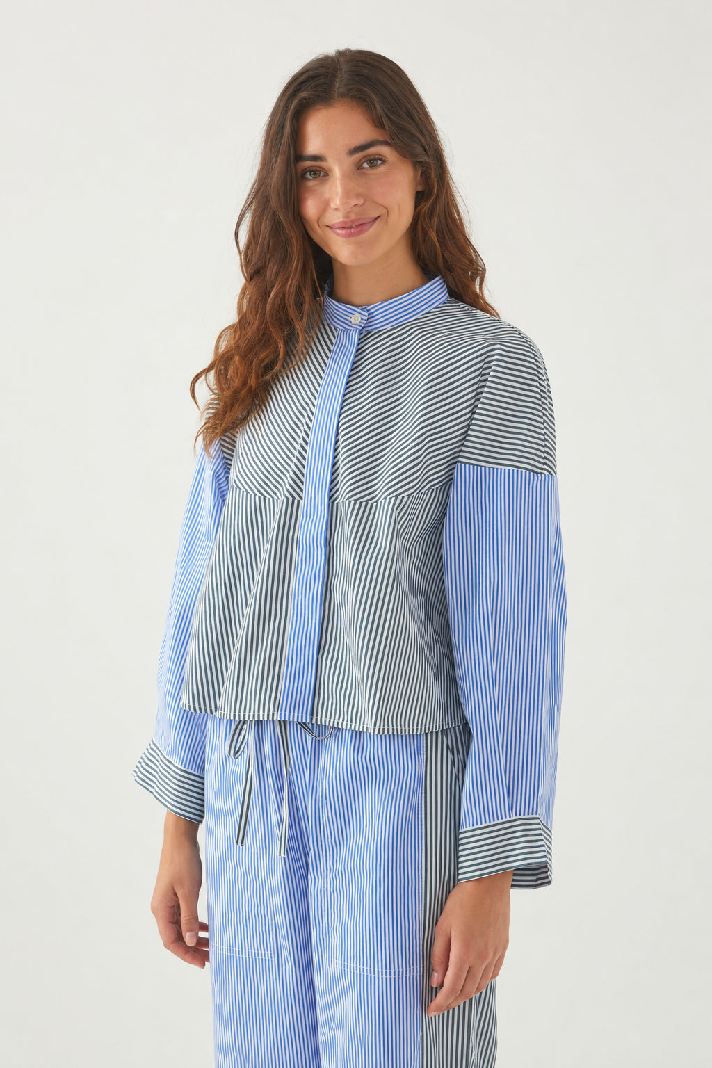 Antik Batik, Camicia Boxy Coreana a Righe Martin