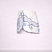 Orsina, Short Con Ricami Motivo Fiori Blu