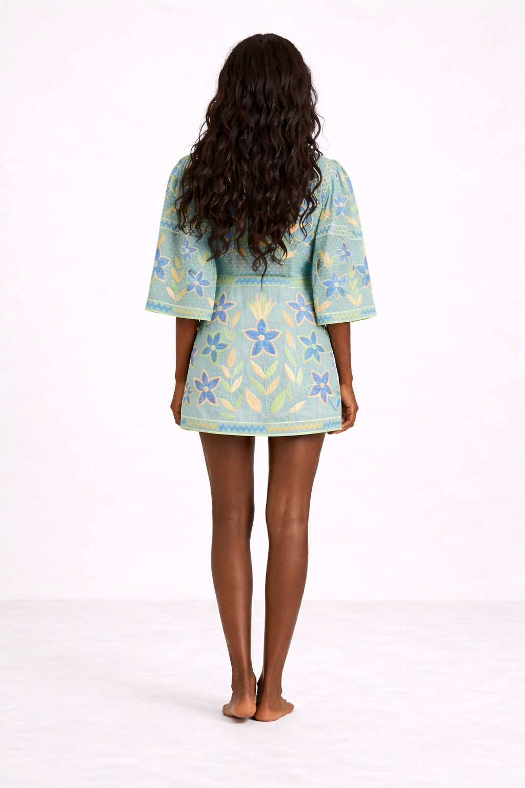 Abito Corto con Ricami Carioca Antik Batik