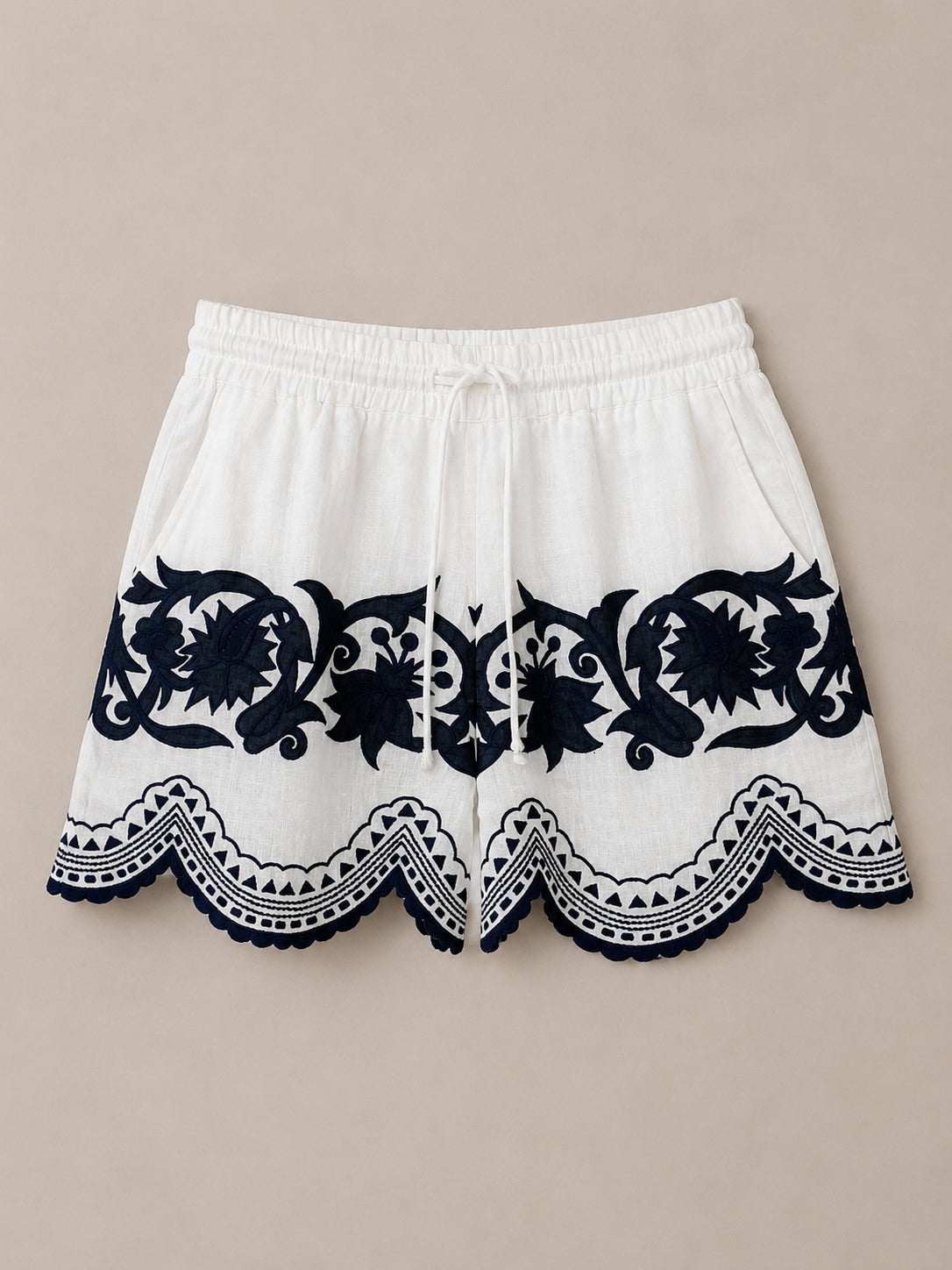 Benaras, Shorts in Lino con Ricami