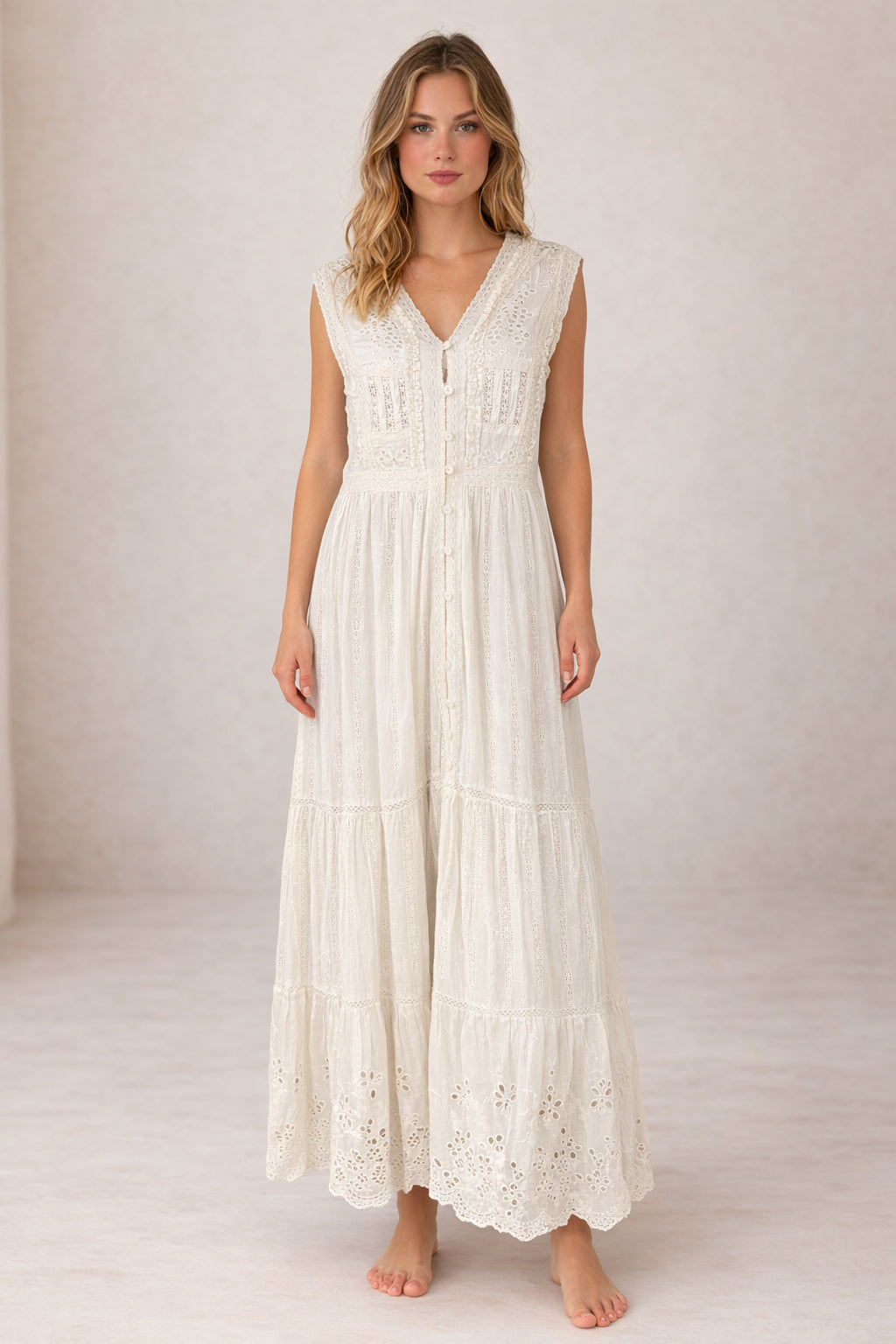 Abito Lungo Bianco con Pizzo,  Gino Maison Hotel