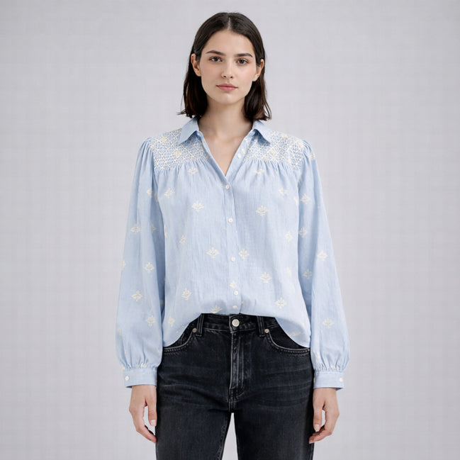 Camicia azzurra a Righe Sottili con Ricami e Punto Smoke Maison Hotel