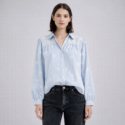 Camicia azzurra a Righe Sottili con Ricami e Punto Smoke Maison Hotel