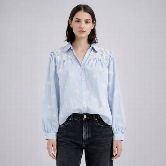 Camicia azzurra a Righe Sottili con Ricami e Punto Smoke Maison Hotel