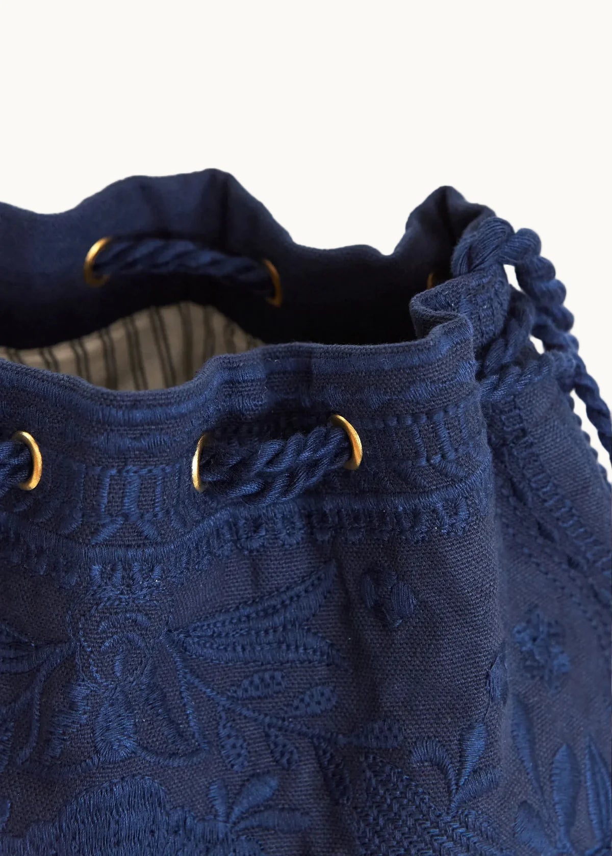 MA.BE Apparel, Pochette con Ricami a Tracolla Averi